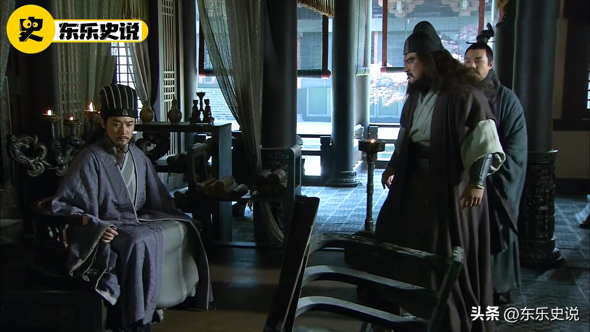 三国85：张飞醉酒质疑诸葛亮，叫来关羽*反造**，周郎赔了夫人又吐血