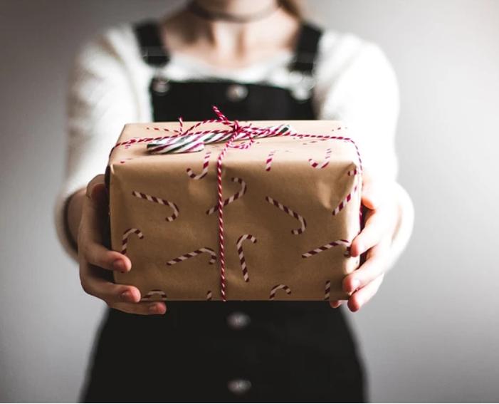 和女朋友分手了送礼物有用嘛,因为过年送礼分手