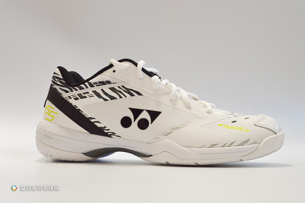 林丹阿迪达斯同款羽毛球鞋测评,尤尼克斯cfz林丹版