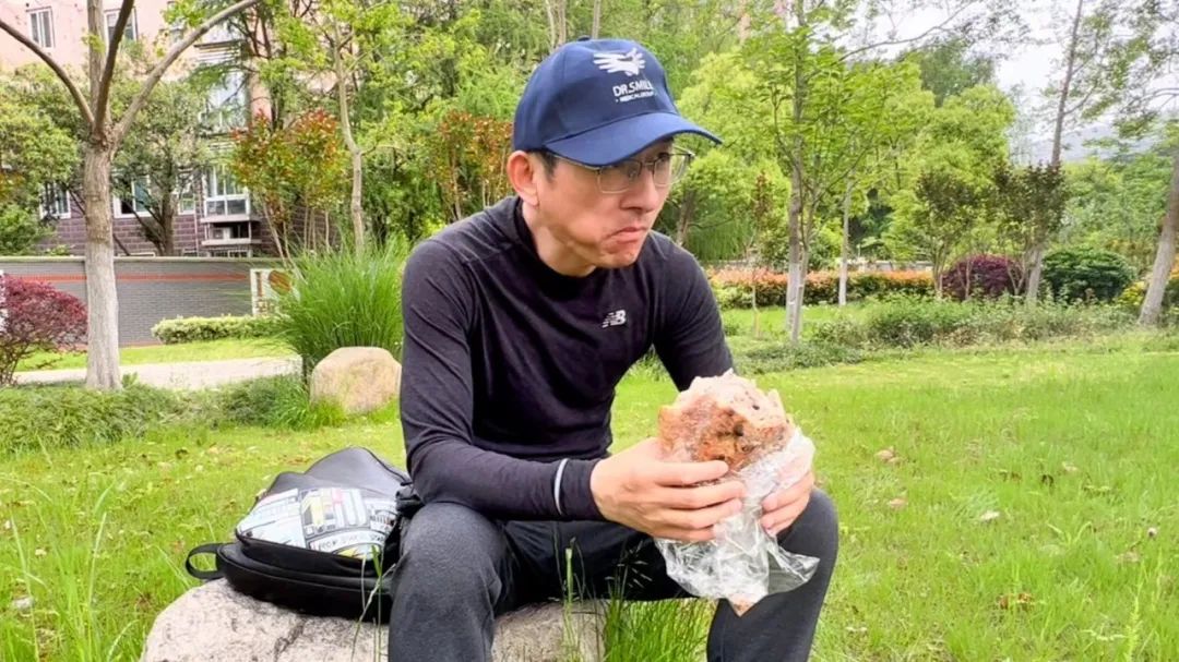 疫情下艰难生活的打工者,疫情下艰难生存的90后创业者