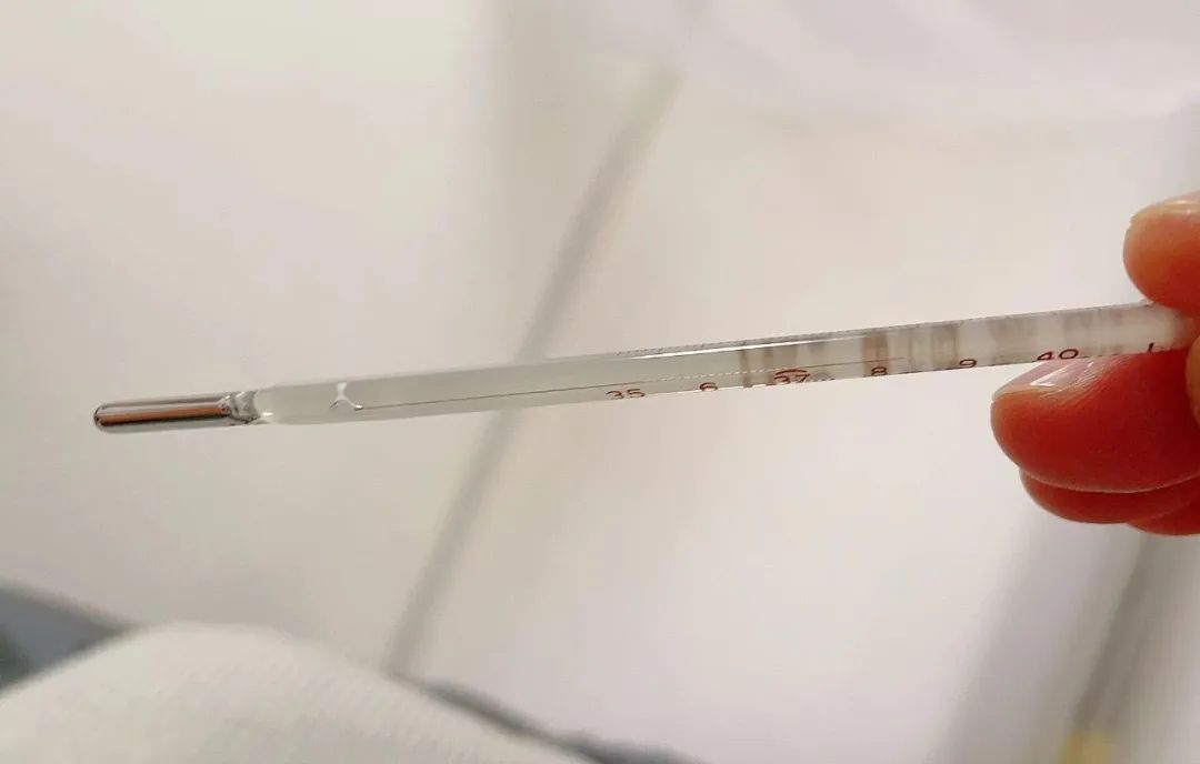 有基础疾病新冠患者的自述症状,简单描述一下新冠的整个过程