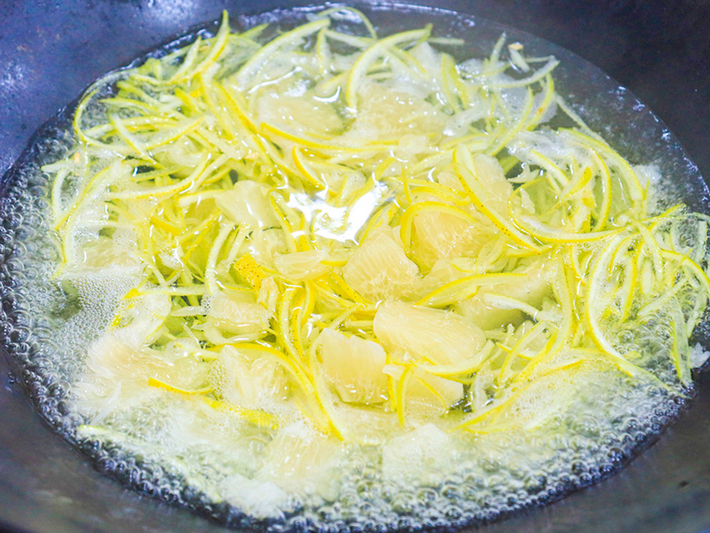 中秋美食月饼品尝与传统文化体验,中秋团聚的时候必吃的美食