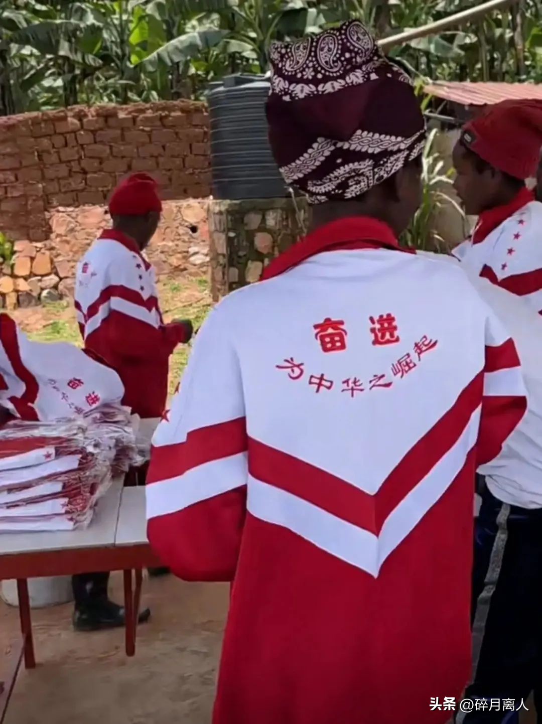 你扔掉二手衣服,决定非洲的街头潮流,2600万吨旧衣的商机