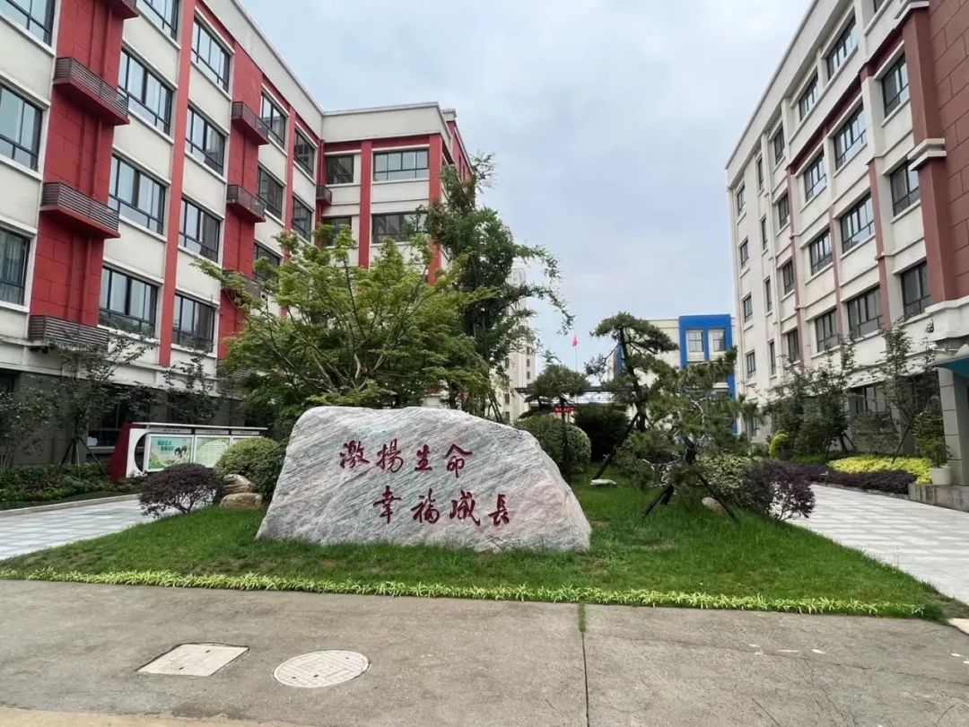 云慧城服|从社区到城市，鑫苑服务向美而行