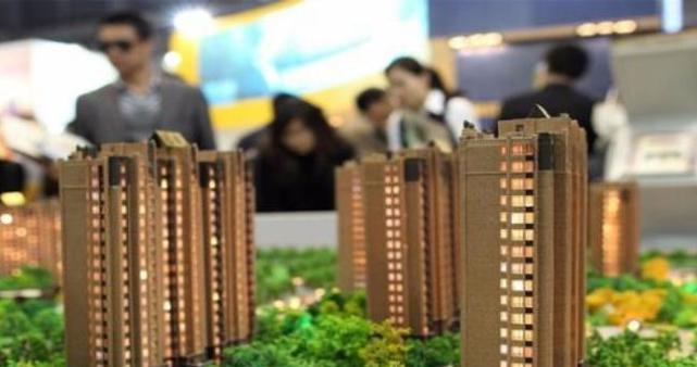 房奴跟租房谁更苦,房奴和没买房的生活的区别