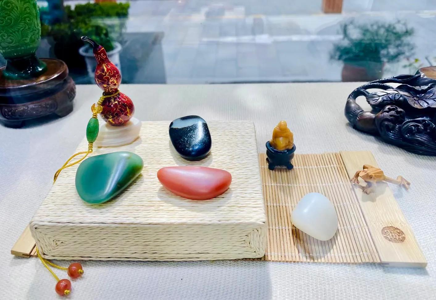 那些逼疯店家的“神操作”！和田玉逛店避坑指南