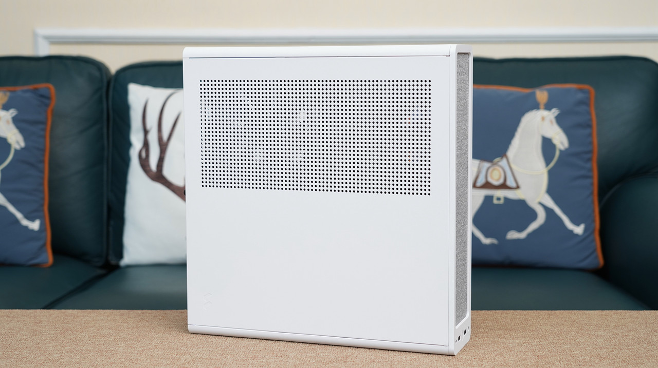 我骗媳妇说这是大号路由器，偷偷打造了一台高颜值ITX主机