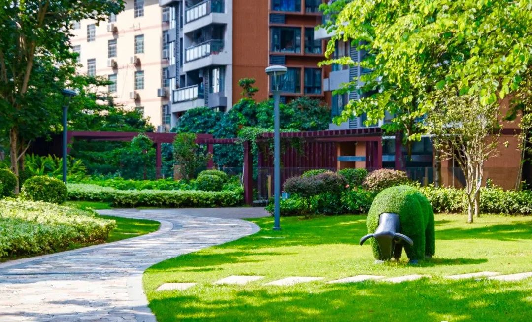 新世界·凯粤湾地铁5号线窖口站，带省级学位白鹅谭湾区生活代表作