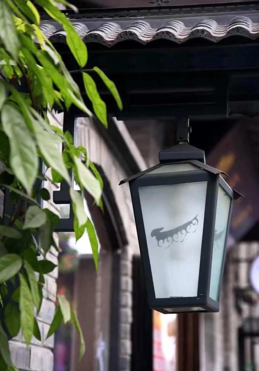 宽窄巷和宽窄香烟,成都宽窄巷宽窄两个字是什么材质