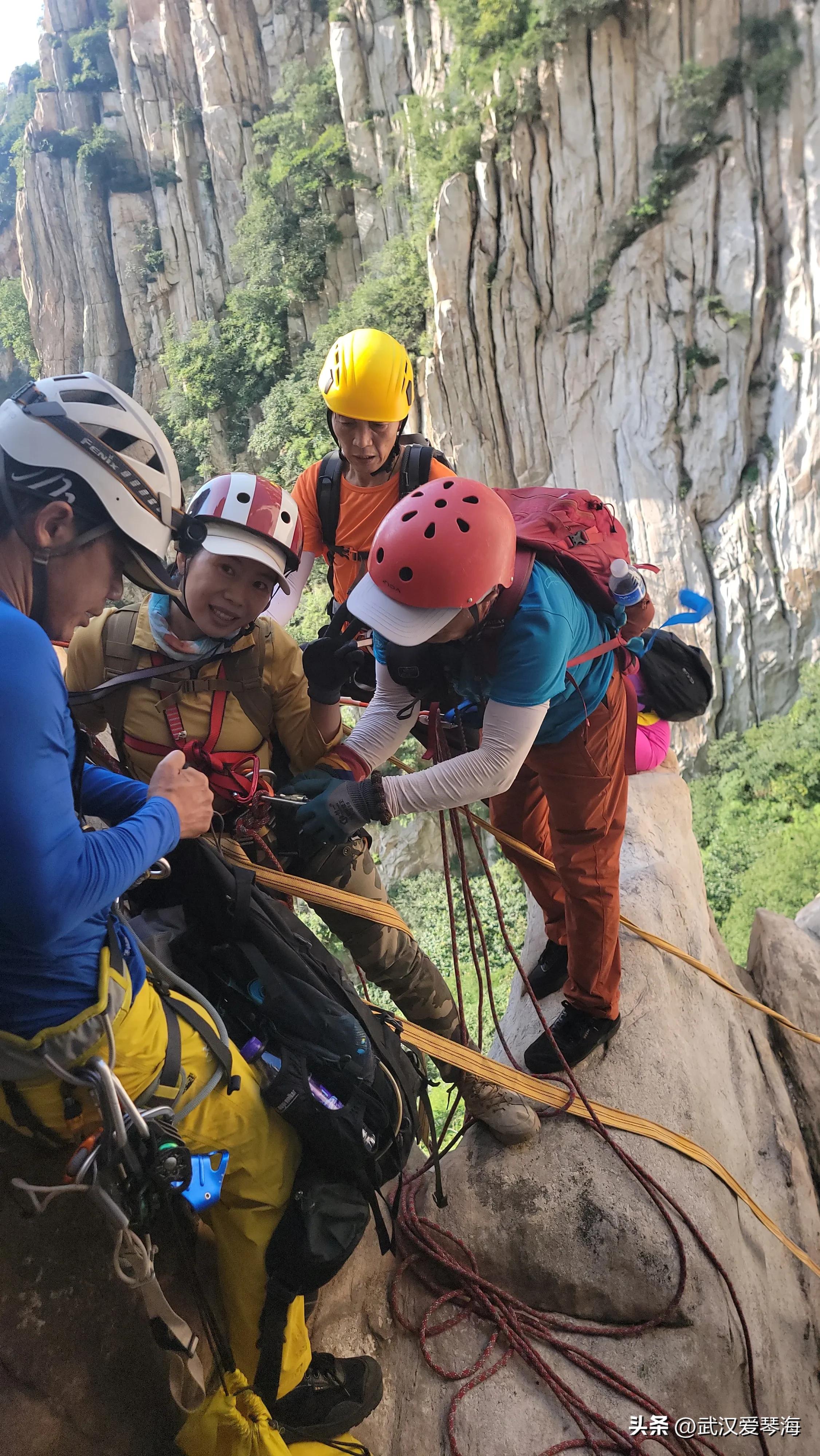 嵩山鱼道鱼脊线全景,嵩山虎头崖攀爬
