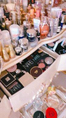 去足疗店按摩的时候遇到了自己的前女友，怎么样才能化解尴尬？哈