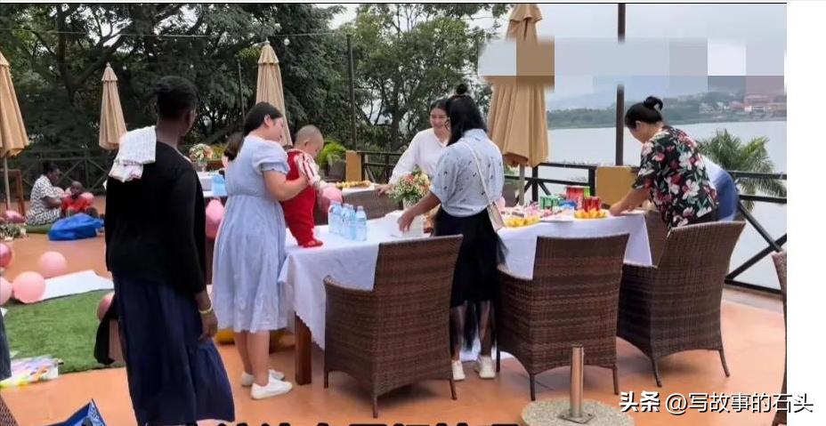 90后河南夫妻在非洲工作，花900块请保姆，发现非洲人带娃太雷人