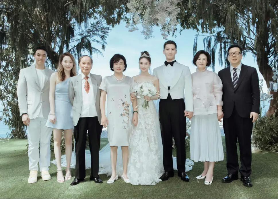 赌王四太三太翡翠项链对比,赌王三太翡翠项链