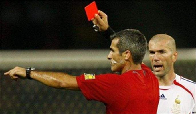 你觉得足球球星怎么样,足球球员用手挡球规则