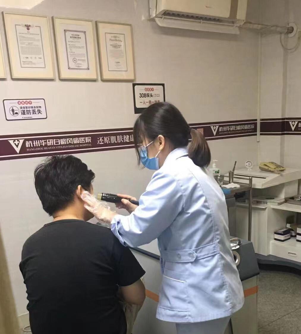 儿童白癜风有治愈的案例吗,儿童白癜风治疗要注意什么