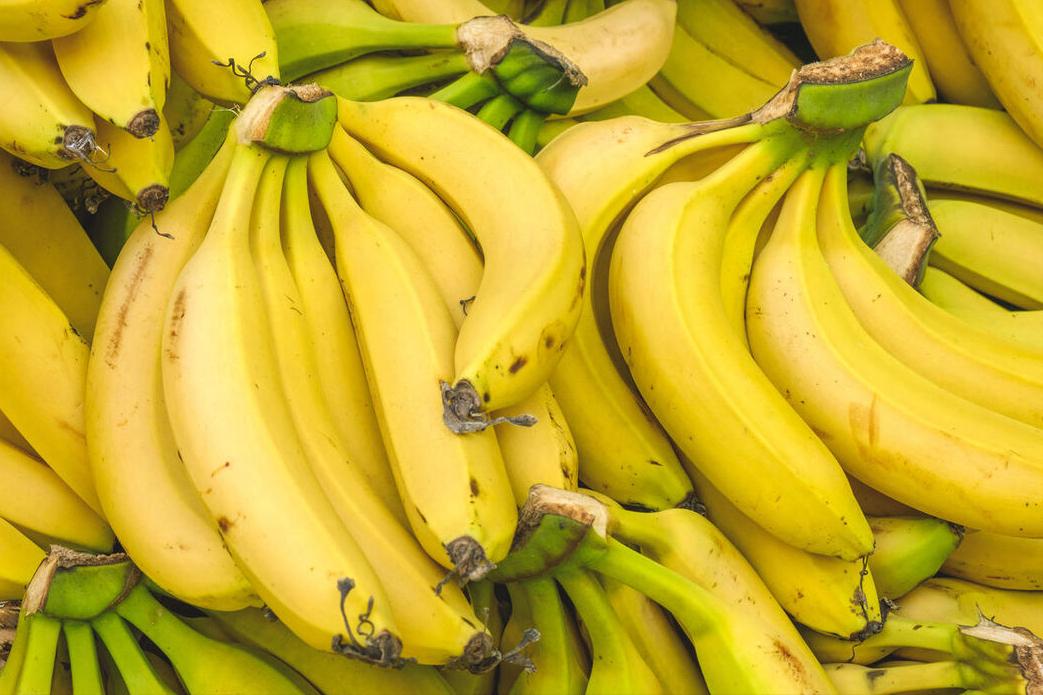 香蕉的买法和技巧,买香蕉时挑弯的还是直的好水果