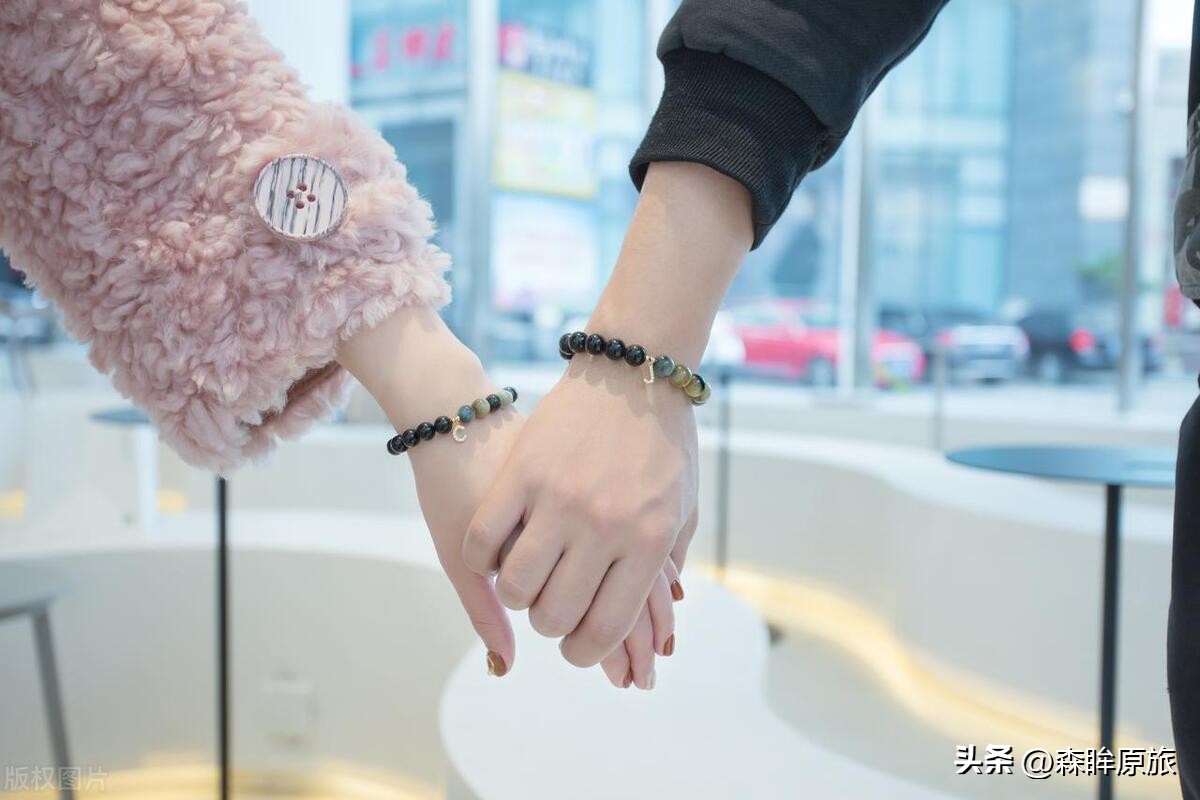 欢喜冤家互怼出真爱,男生真心喜欢你的十种表现