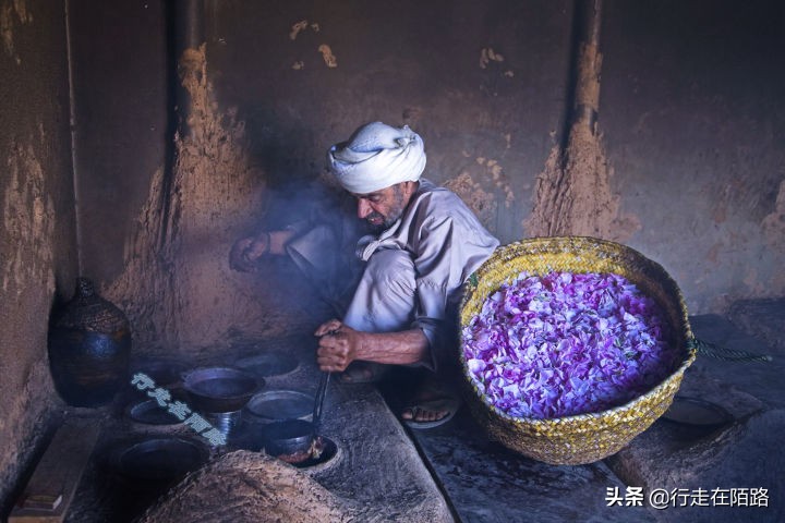 中东小国的福利：月入4万算是困难户，出生就送100平房子