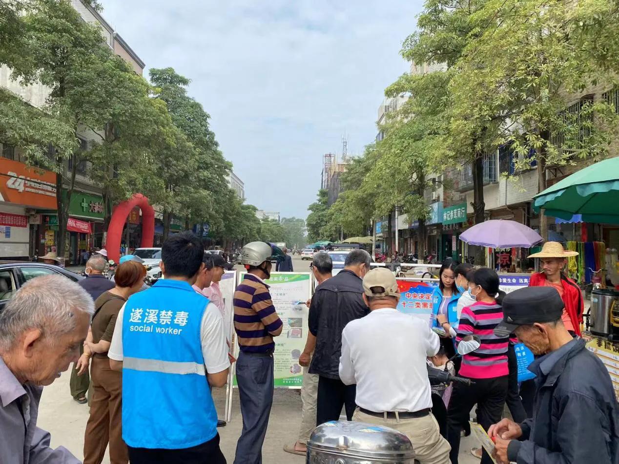 肖金镇开展禁毒宣传进集市活动,禁毒宣传进商铺宣传活动