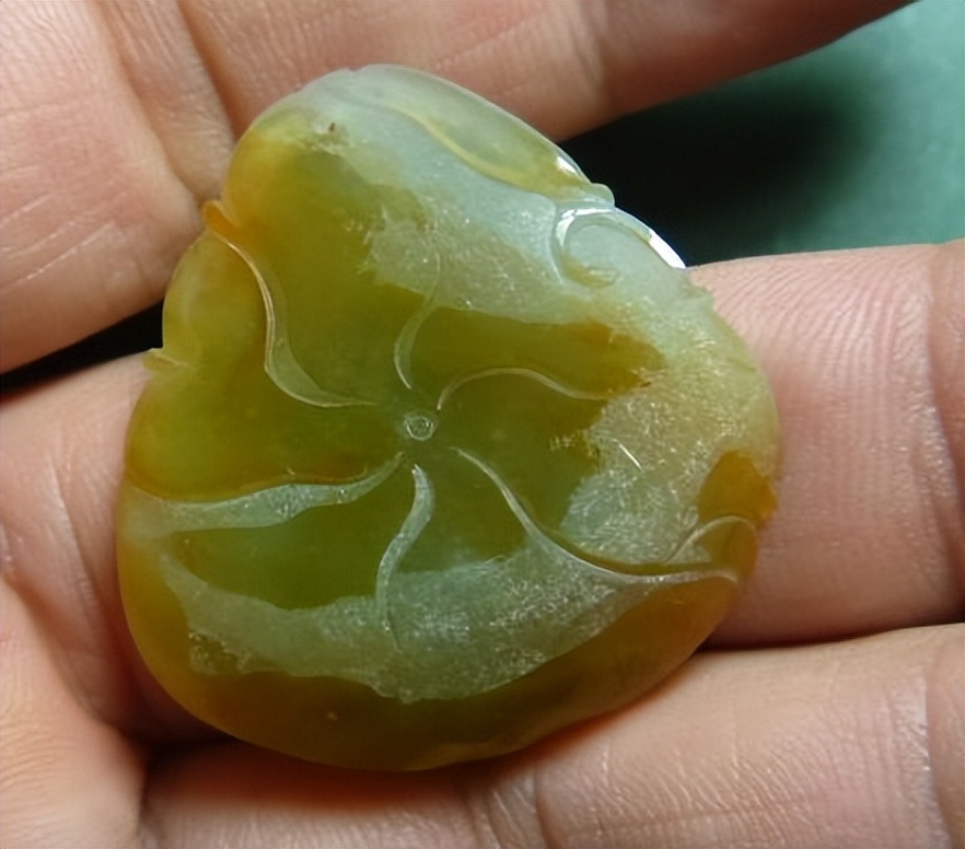 大马坎翡翠毛料原石大捡漏,大马坎黄翡小料子雕刻什么合适