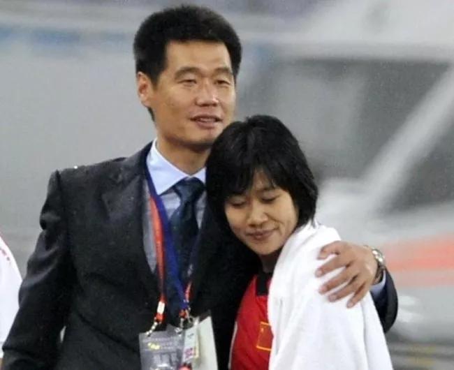 李霄鹏履新国足主帅,李霄鹏出任中国主教练