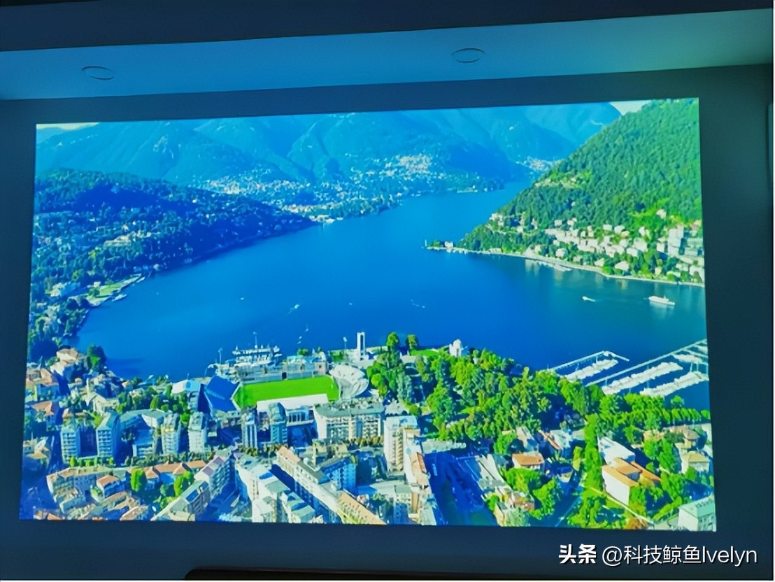 aoc投影仪流明在2000以上的,流明3000以上的投影仪性价比推荐