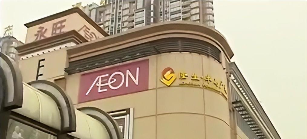 湖南小伙承包5000地只养十只鸡,农民大哥承包500亩土地养了10只鸡