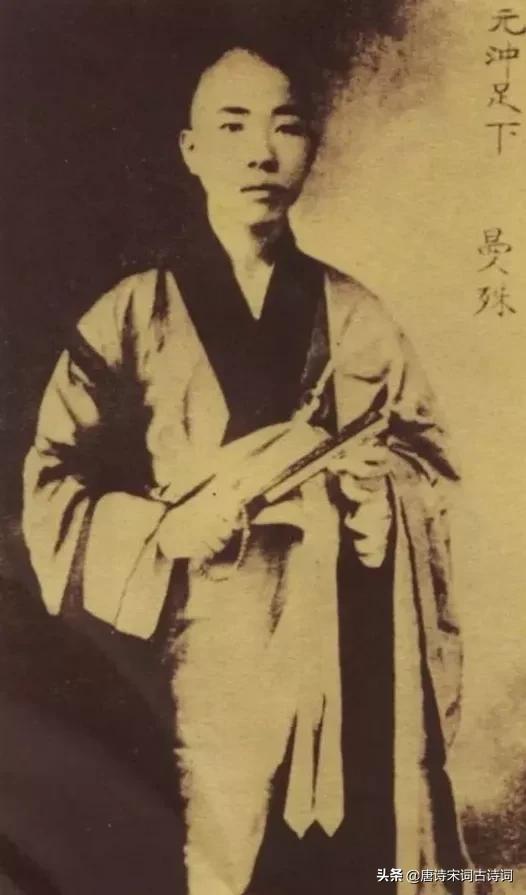 一袭袈裟一叶一菩提男女对唱版,一袭袈裟的诗句完整版