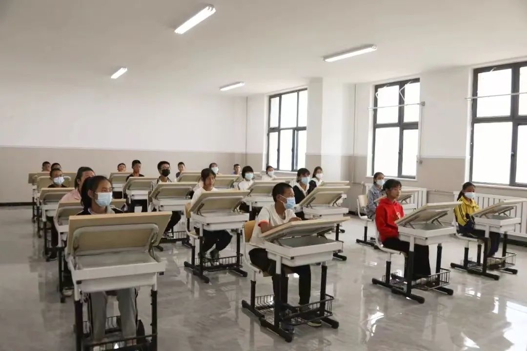 走进新康村看变化：我特别喜欢这个学校