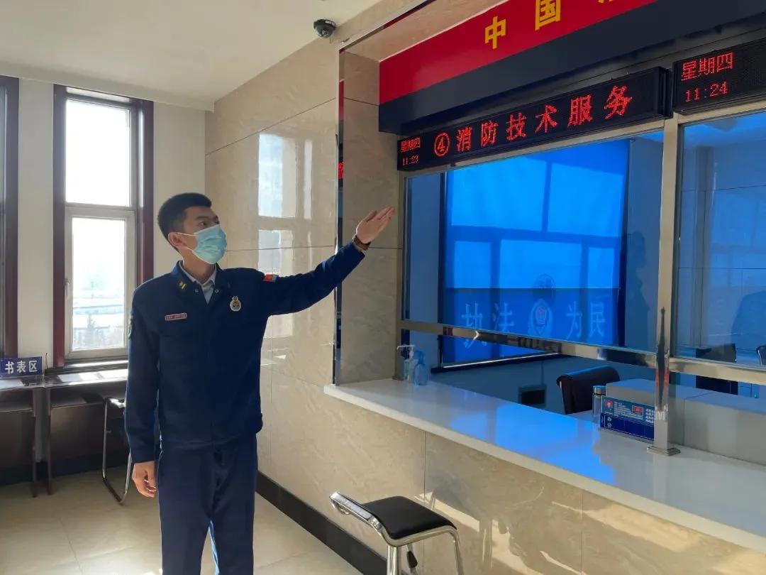 消防春节不打烊坚守一线保平安,消防员春节我在岗守护万家灯火