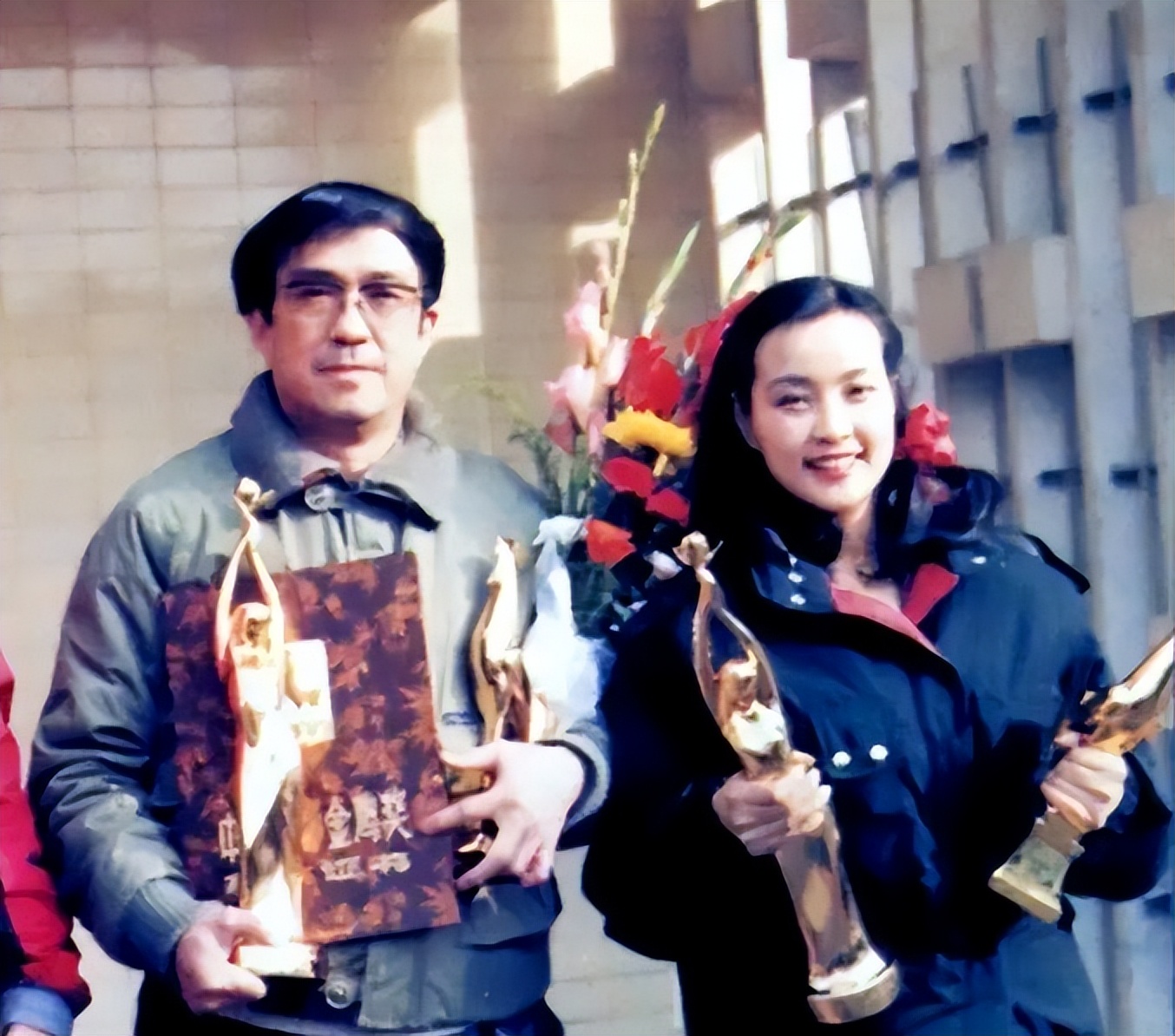 最佳女演员金鸡奖颁奖词,刘晓庆奚美娟金鸡影后