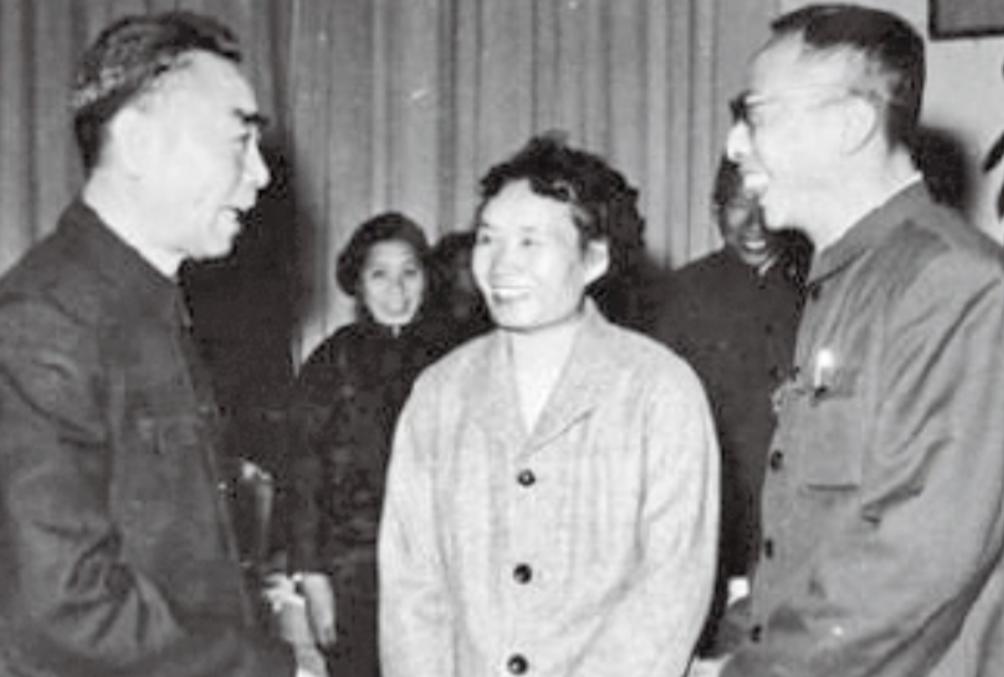 溥仪被杜聿明邀请进古宫,杜聿明和溥仪参观故宫