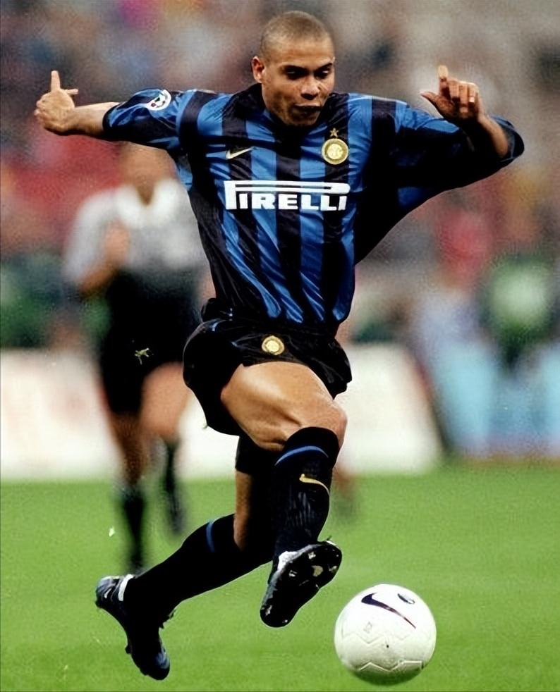 曾经你崇拜过谁,当年你崇拜的足球球星都是谁呢