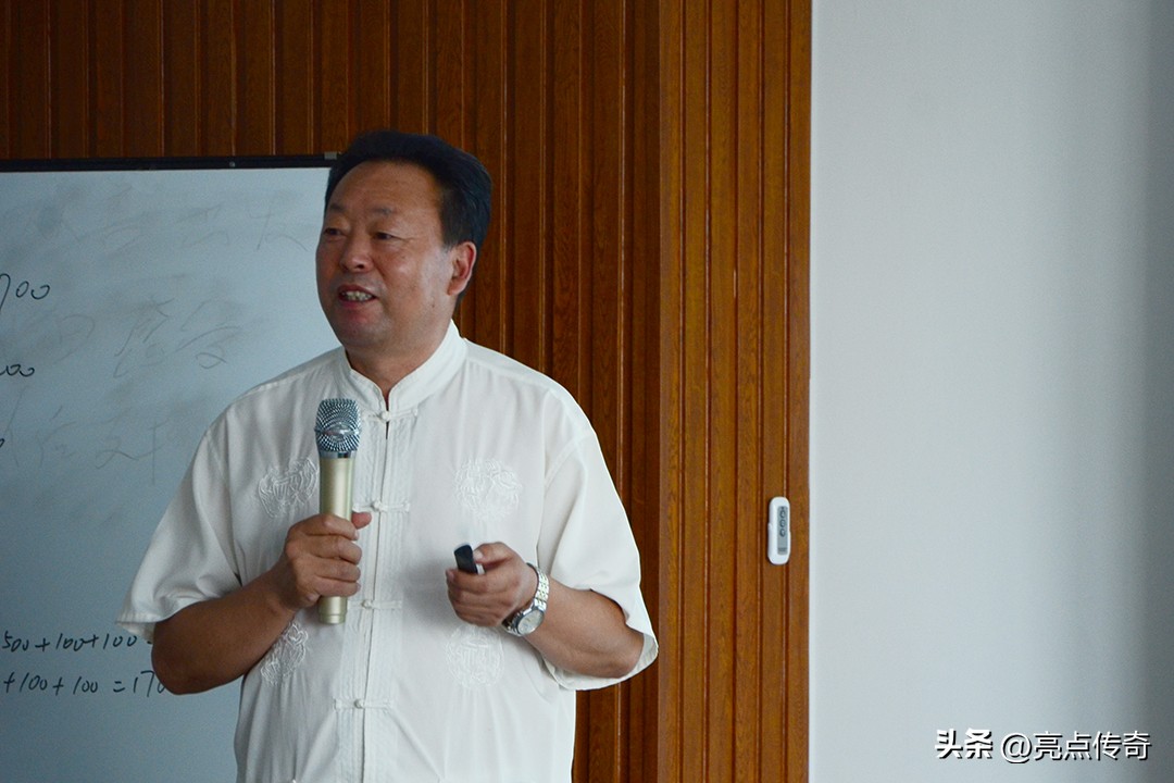 流金铄石火热八月—河南亮点集团2022年新入职人员集训会圆满成功