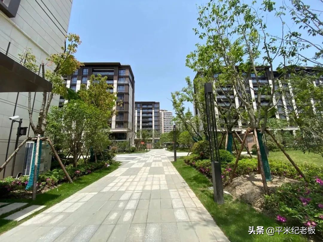 680万拿下顶尖九年一贯制学校，这个神秘社区，有多厉害？