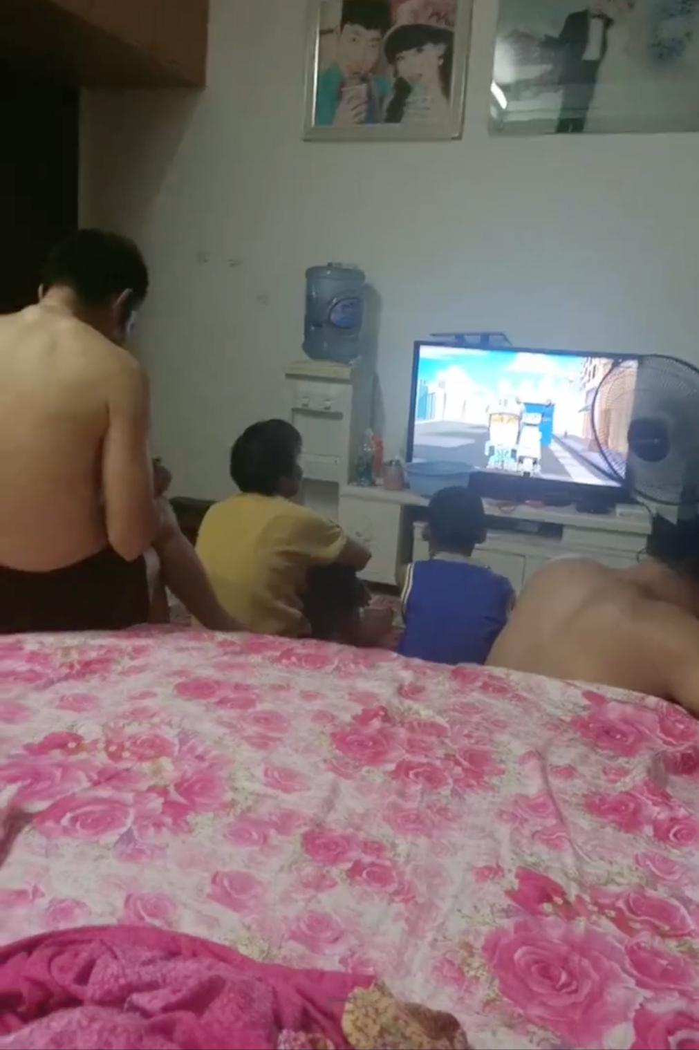 公婆舍不得用电在媳妇房间看电视,公婆赖在大儿媳妇家还整天找事