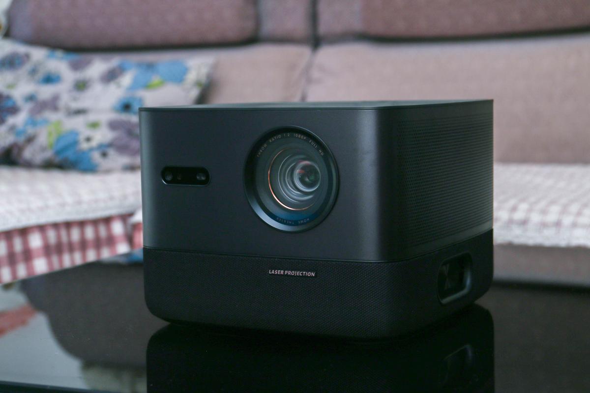 AOCK1S激光投影：4500ANSI不虚标，还豪配帝瓦雷音响，配置很顶！
