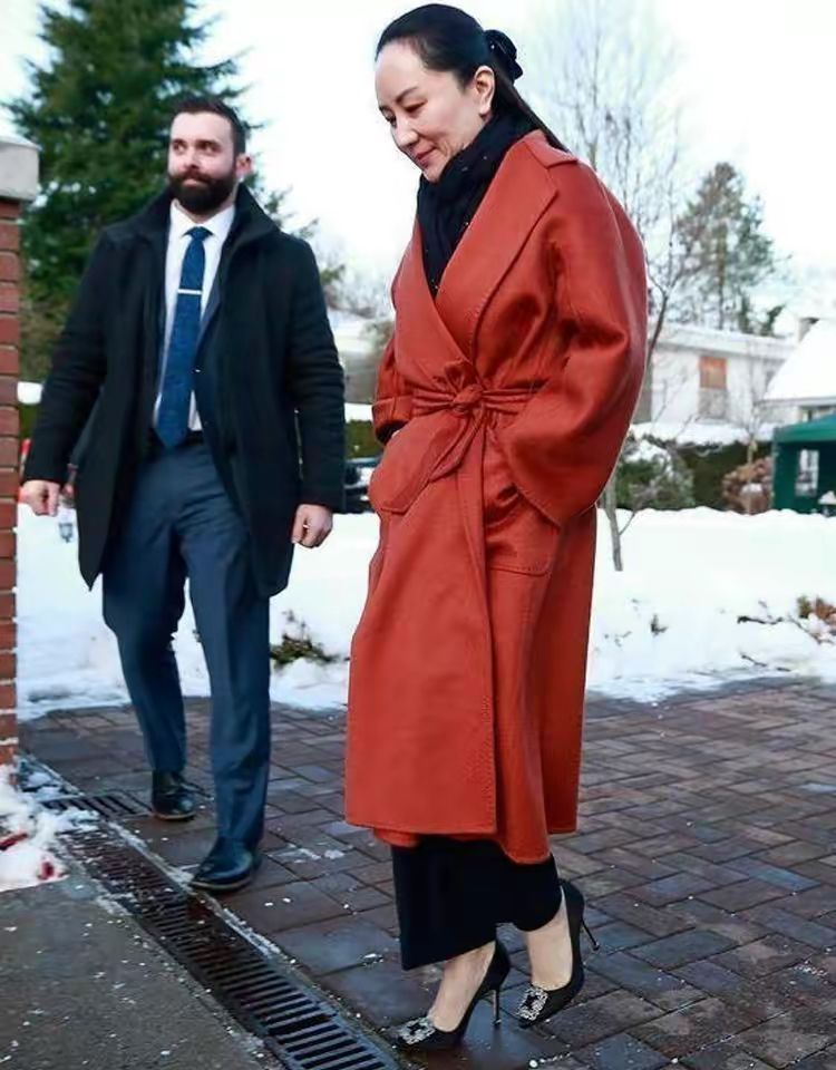 孟晚舟优雅得体穿搭,50岁孟晚舟冬季穿搭