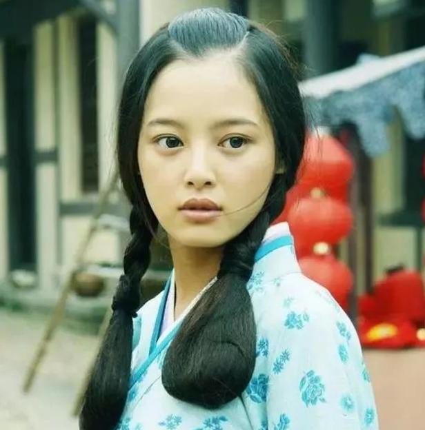 明星嘴唇薄怎么改善的,明星嘴唇变薄对比