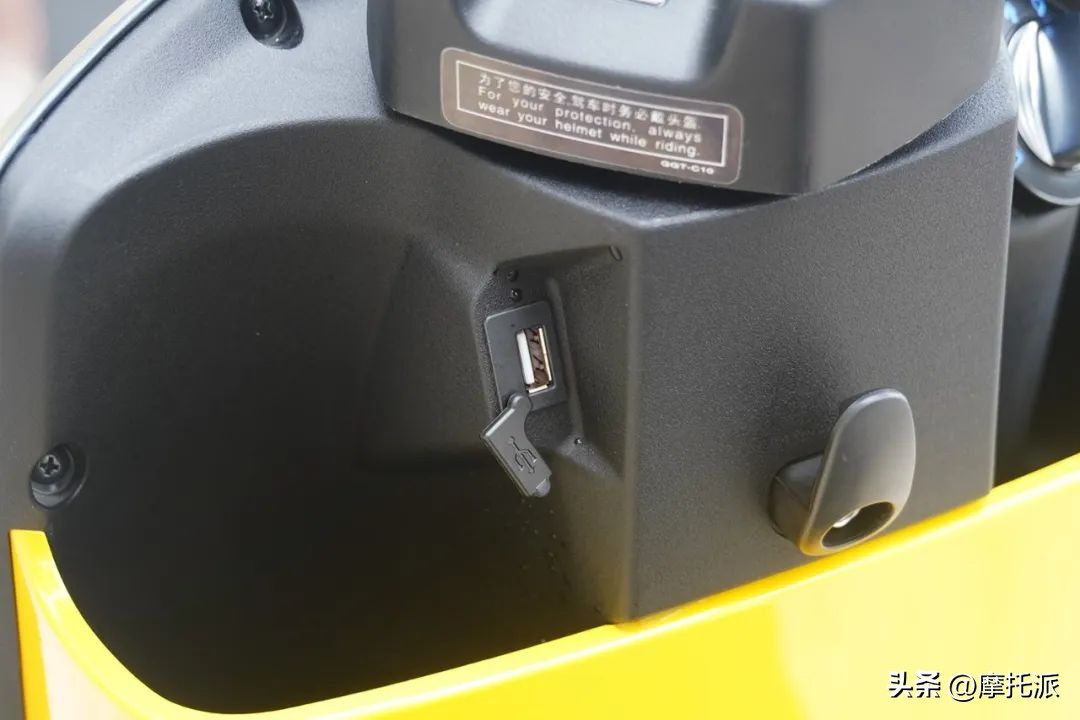 五羊本田u-gogt版电摩,五羊本田u-go电摩和电轻摩区别