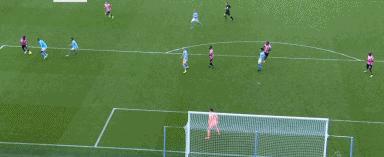 英超曼城6-0大胜哈兰德连场戴帽,曼城2比1曼联哈兰德梅开2度