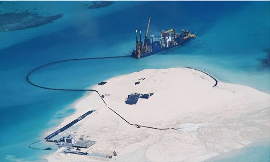 菲律宾海警船被中方依法驱离,中国海警船驱离菲律宾海警船