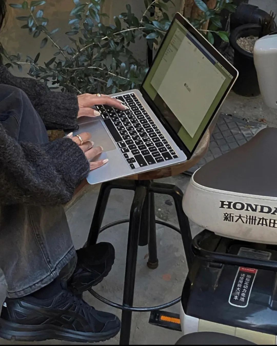 秋天第一双鞋必备款,秋天最时髦好穿的鞋这4双必买