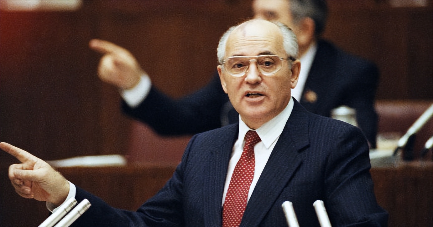 苏联解体前和美国军事武器的差距,加速苏联解体的事件