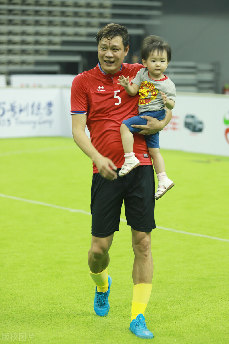 范志毅怼球迷拿那么多钱你妒忌啊,范志毅踢球时脾气