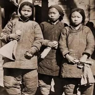 老照片还原日军暴行图片,侵华日军老相片曝光