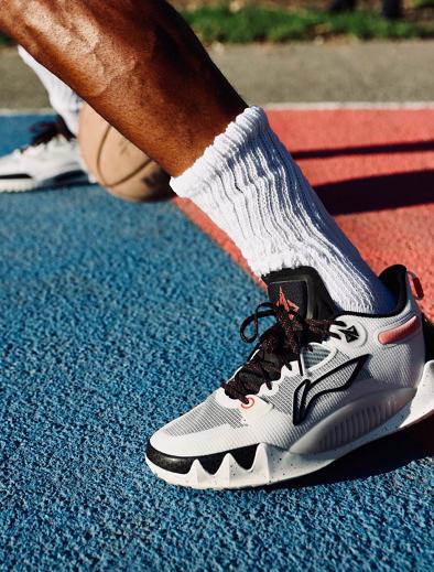 李宁新品！JB1代联名配色曝光，韦德幻影4被指抄袭，空袭9代崛起