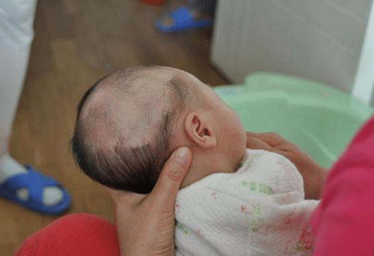 给小孩理发选择什么天气好,天气热可以给宝宝多理发么