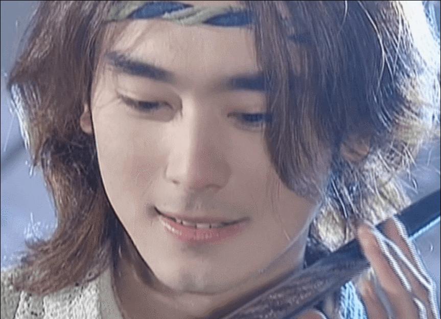 泰国喜欢异性的男星,泰国帅哥爱情故事