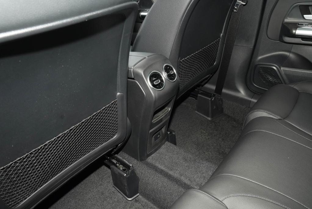 奔驰gla优点和不足,17款奔驰gla2202.0t油耗多少钱一公里